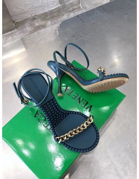 Cheap Reps Bottega Veneta Dot Sandals with Chain Straps In Inkwell Lambskin