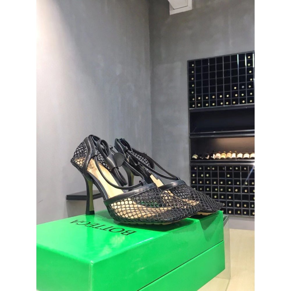 Cheap Reps Bottega Veneta Stretch Sandals In Black Mesh