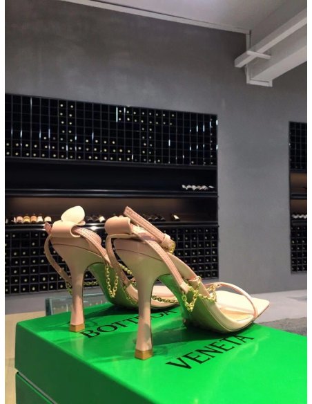 Cheap Reps Bottega Veneta Stretch Chain Sandals In Pink Lambskin