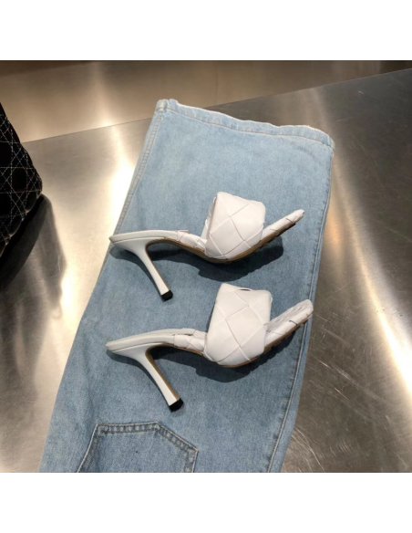 Cheap Reps Bottega Veneta Lido Sandals In White Intrecciato Leather