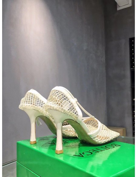 Cheap Reps Bottega Veneta Stretch Sandals In White Mesh
