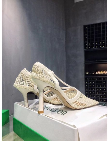 Cheap Reps Bottega Veneta Stretch Sandals In White Mesh