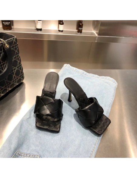 Cheap Reps Bottega Veneta Lido Sandals In Black Intrecciato Leather