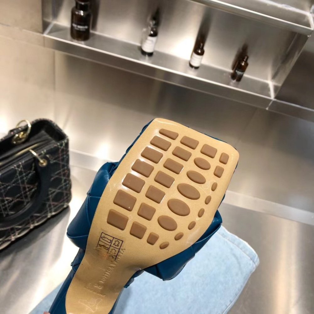 Cheap Reps Bottega Veneta Lido Sandals In Blue Intrecciato Leather