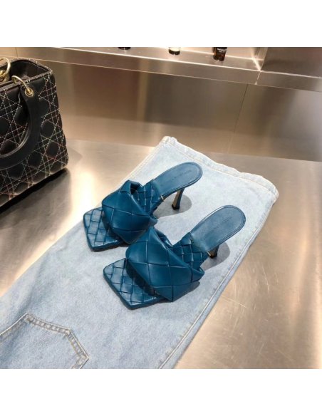 Cheap Reps Bottega Veneta Lido Sandals In Blue Intrecciato Leather