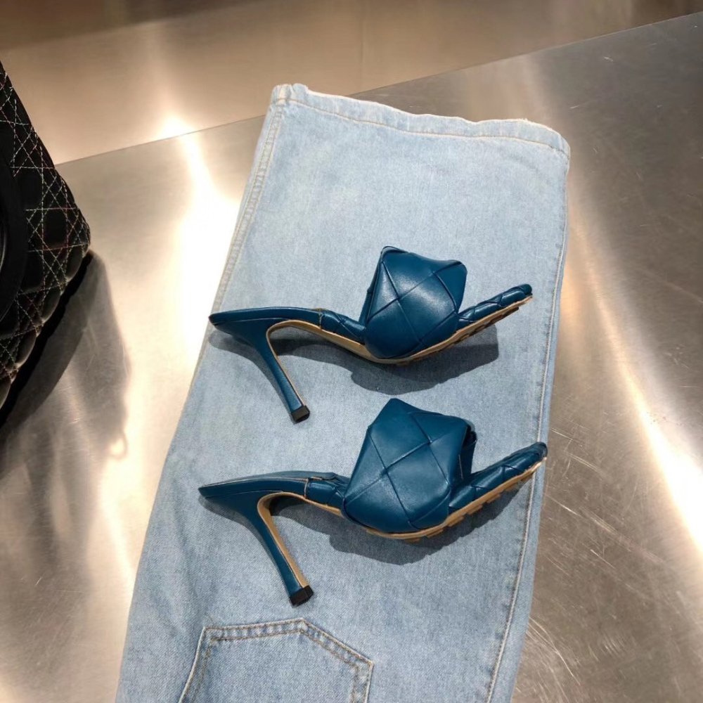 Cheap Reps Bottega Veneta Lido Sandals In Blue Intrecciato Leather