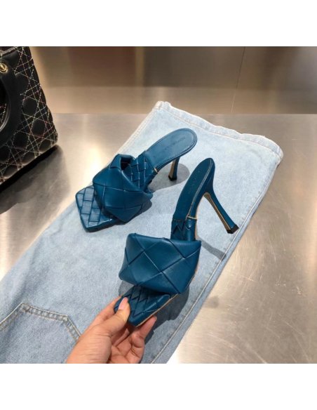 Cheap Reps Bottega Veneta Lido Sandals In Blue Intrecciato Leather