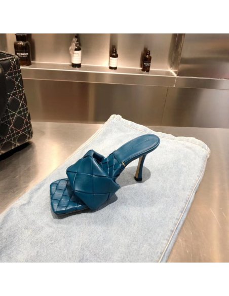 Cheap Reps Bottega Veneta Lido Sandals In Blue Intrecciato Leather