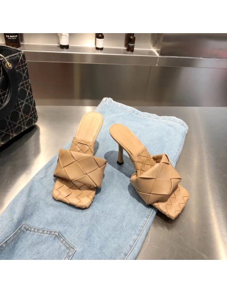 Cheap Reps Bottega Veneta Lido Sandals In Beige Intrecciato Leather