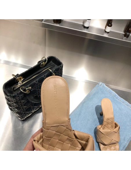 Cheap Reps Bottega Veneta Lido Sandals In Beige Intrecciato Leather