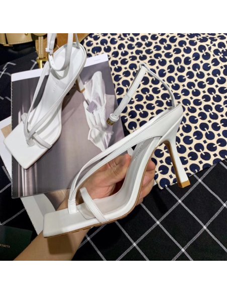 Cheap Reps Bottega Veneta Ankle-strap Stretch Sandals In White Leather