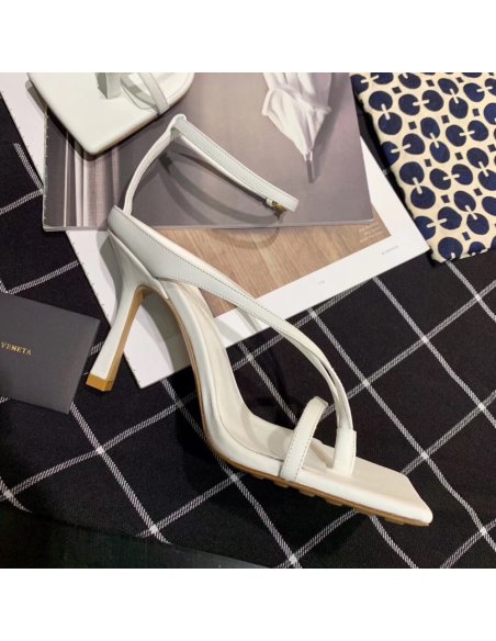 Cheap Reps Bottega Veneta Ankle-strap Stretch Sandals In White Leather