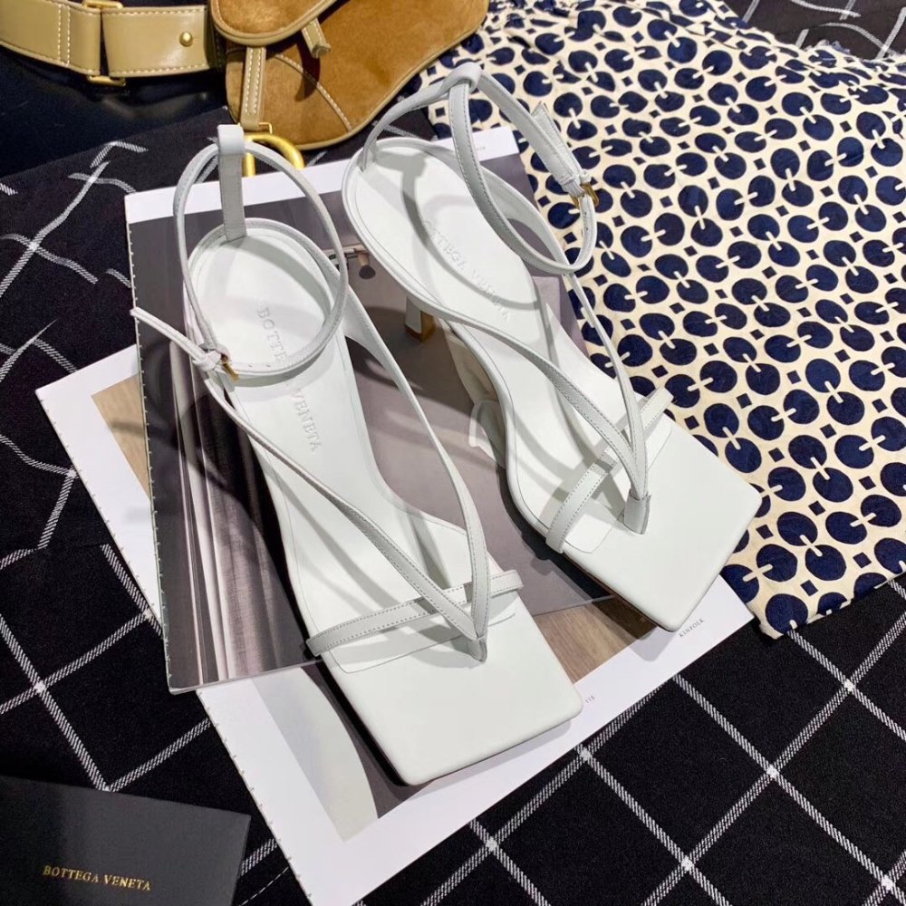 Cheap Reps Bottega Veneta Ankle-strap Stretch Sandals In White Leather