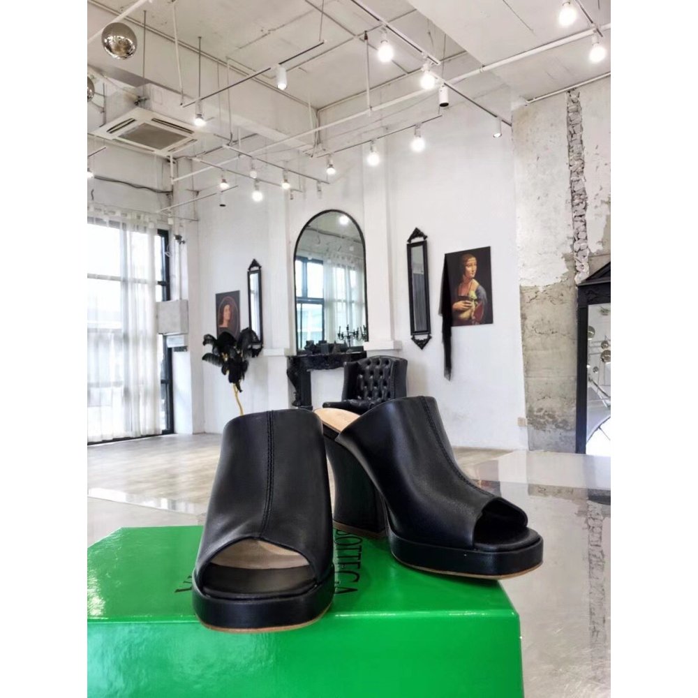 Cheap Reps Bottega Veneta Stack Platform Sandals In Black Lambskin