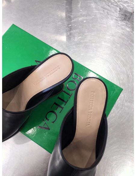 Cheap Reps Bottega Veneta Stack Platform Sandals In Black Lambskin