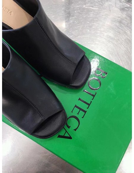 Cheap Reps Bottega Veneta Stack Platform Sandals In Black Lambskin