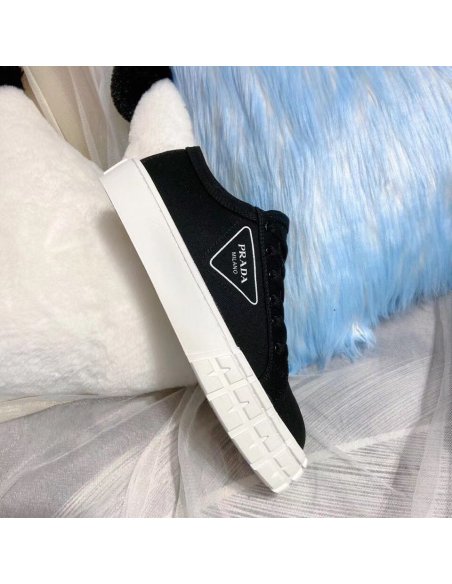 Cheap Reps Prada Womens Low-top Sneakers In Black Gabardine Fabric