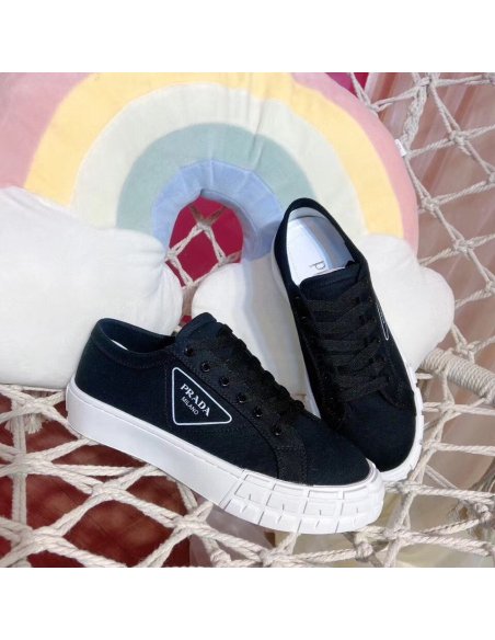 Cheap Reps Prada Womens Low-top Sneakers In Black Gabardine Fabric