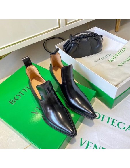 Cheap Reps Bottega Veneta BV Lean Ankle Boots In Black Calfskin