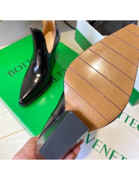 Cheap Reps Bottega Veneta BV Lean Ankle Boots In Black Calfskin