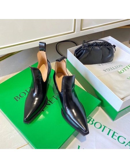 Cheap Reps Bottega Veneta BV Lean Ankle Boots In Black Calfskin