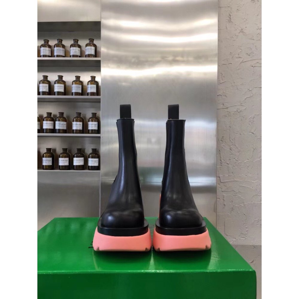 Cheap Reps Bottega Veneta Flash Chelsea Boots with Pink Outsole