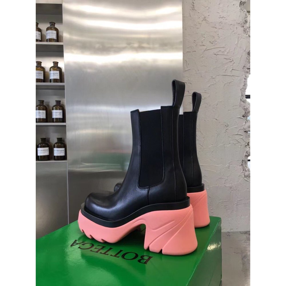 Cheap Reps Bottega Veneta Flash Chelsea Boots with Pink Outsole