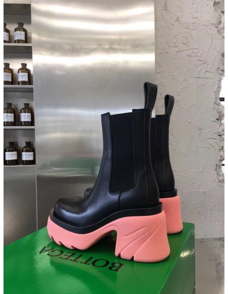 Cheap Reps Bottega Veneta Flash Chelsea Boots with Pink Outsole