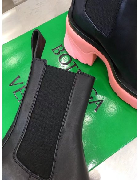 Cheap Reps Bottega Veneta Flash Chelsea Boots with Pink Outsole
