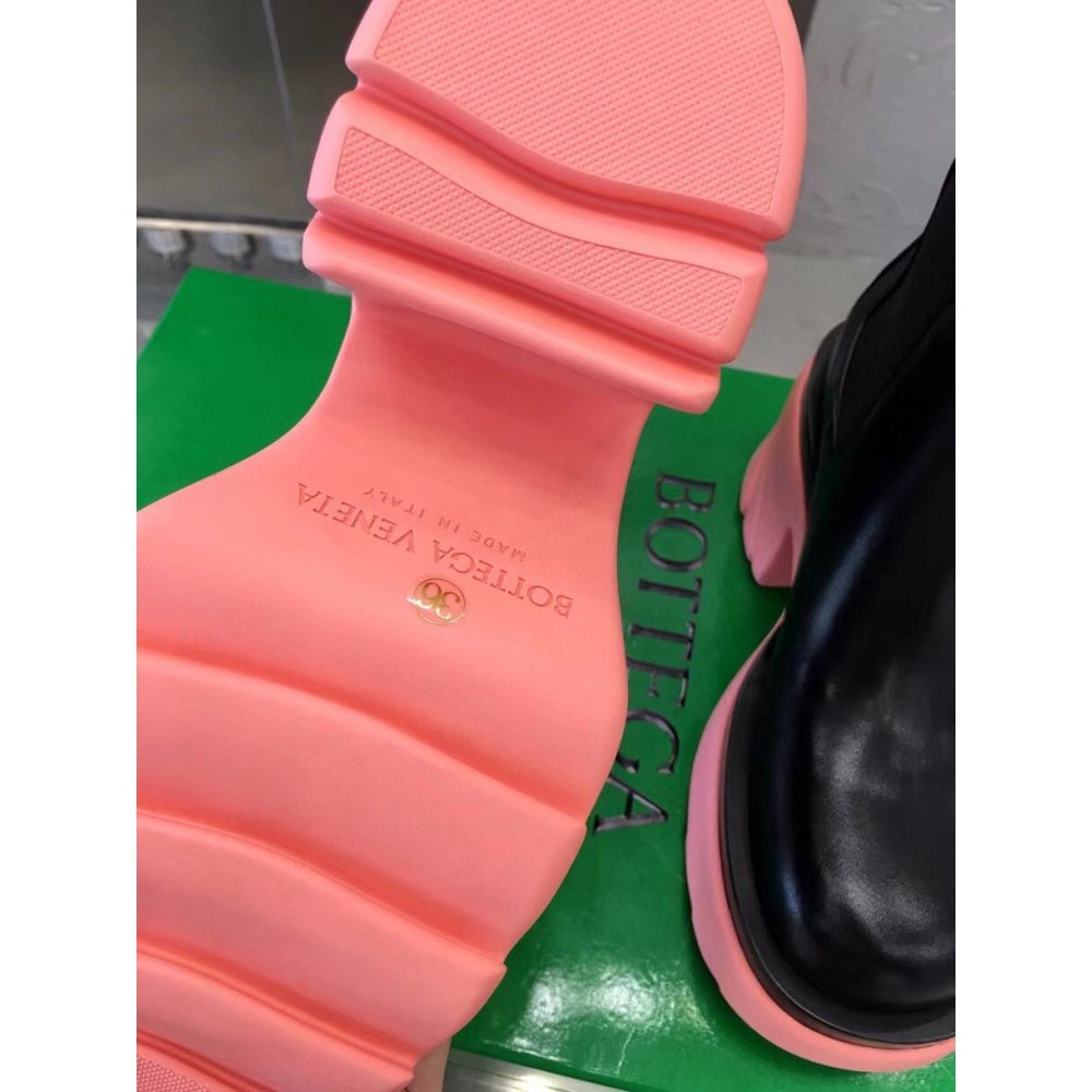 Cheap Reps Bottega Veneta Flash Chelsea Boots with Pink Outsole