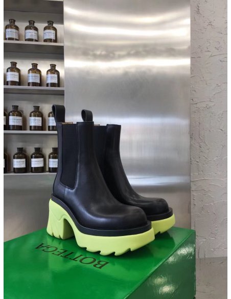 Cheap Reps Bottega Veneta Flash Chelsea Boots with Yellow Outsole