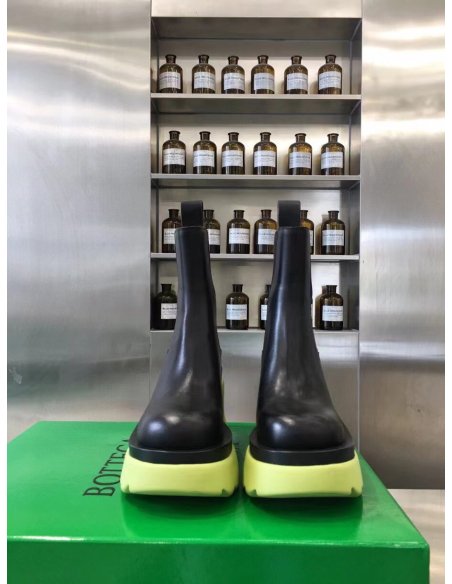 Cheap Reps Bottega Veneta Flash Chelsea Boots with Yellow Outsole