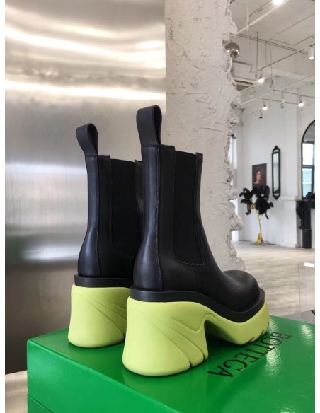 Cheap Reps Bottega Veneta Flash Chelsea Boots with Yellow Outsole