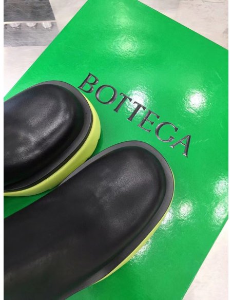 Cheap Reps Bottega Veneta Flash Chelsea Boots with Yellow Outsole