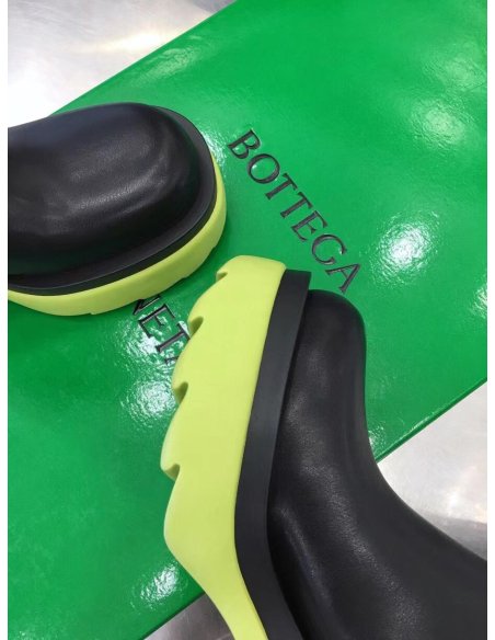 Cheap Reps Bottega Veneta Flash Knee-high Boots with Yellow Outsole