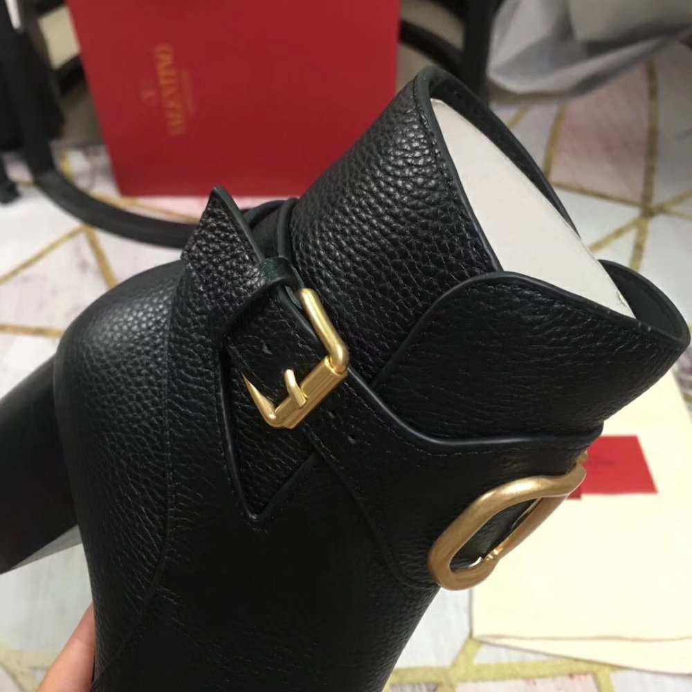 Cheap Reps Valentino Vlogo Ankle Boot 60MM In Black Grained Leather