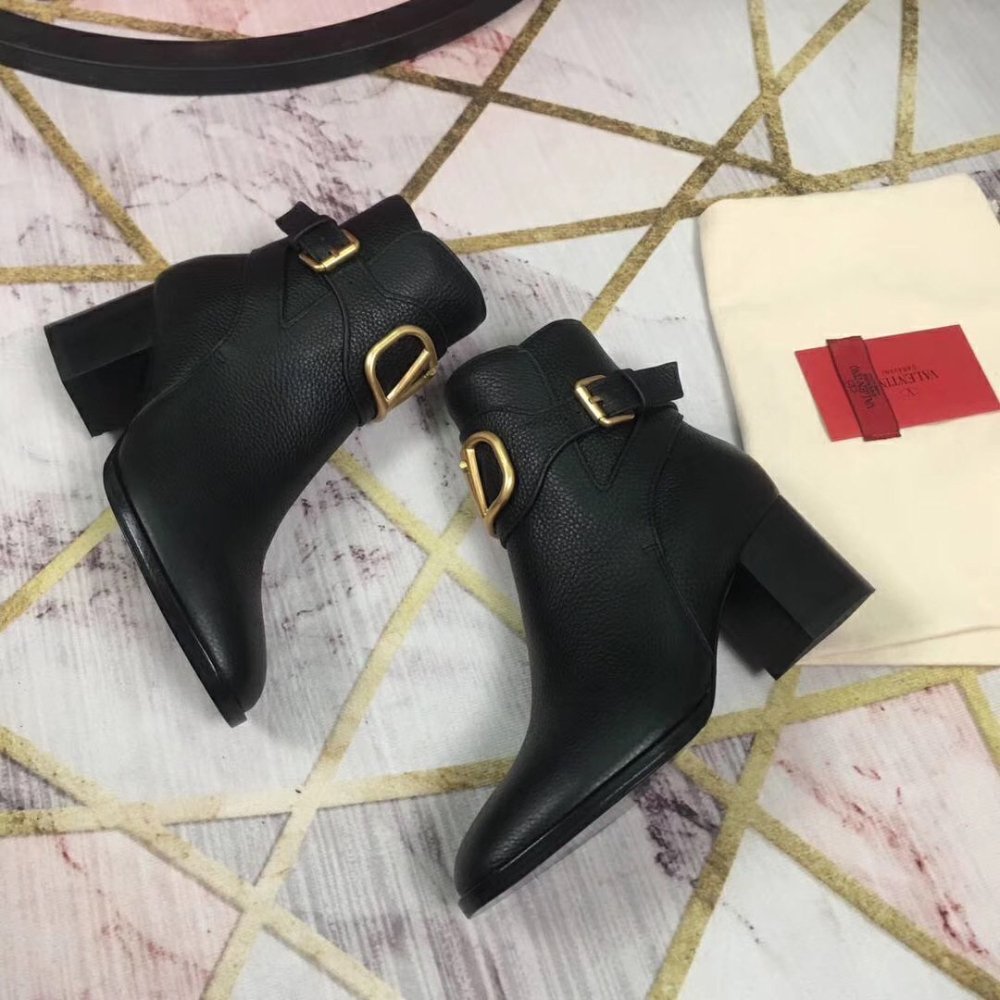 Cheap Reps Valentino Vlogo Ankle Boot 60MM In Black Grained Leather