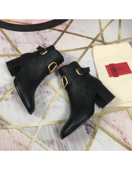 Cheap Reps Valentino Vlogo Ankle Boot 60MM In Black Grained Leather