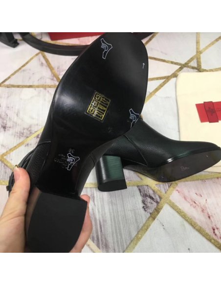 Cheap Reps Valentino Vlogo Ankle Boot 60MM In Black Grained Leather