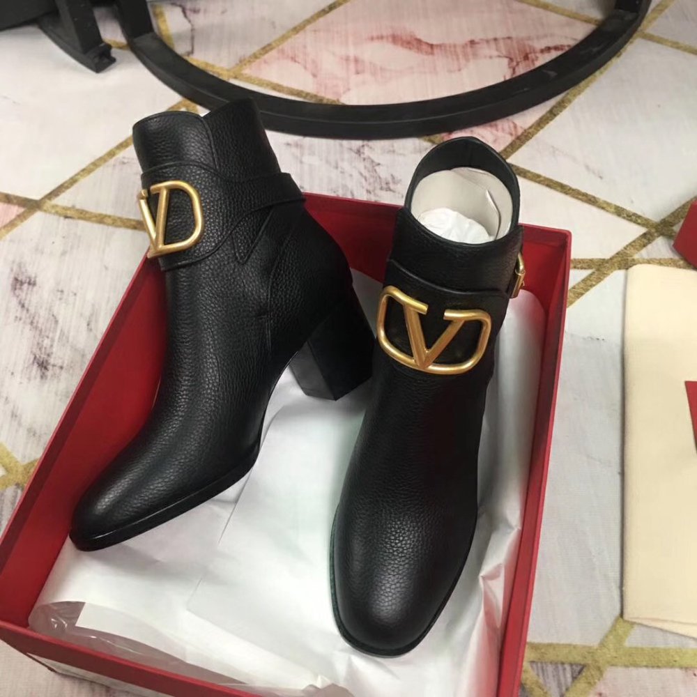 Cheap Reps Valentino Vlogo Ankle Boot 60MM In Black Grained Leather
