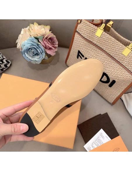 Cheap Reps Tods Womens Brown Chain-embellished Leather Loafers