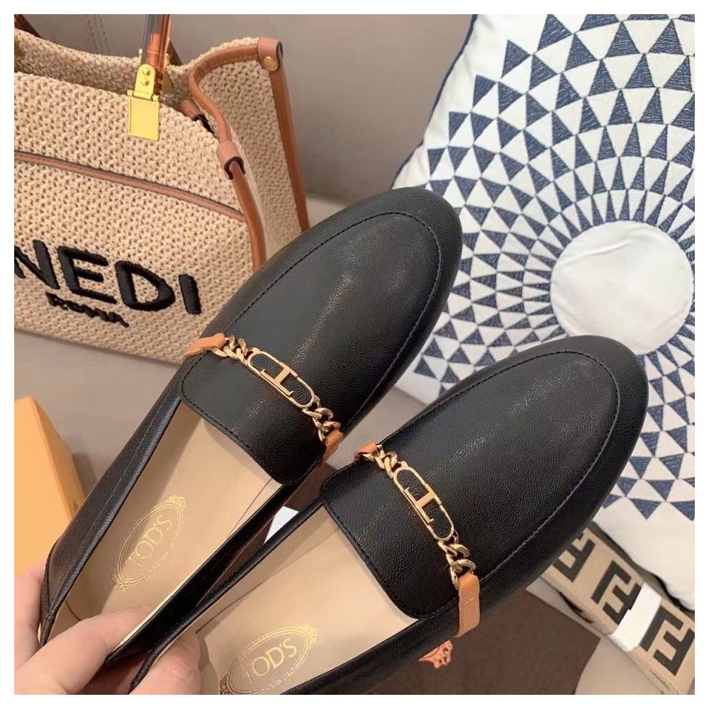 Cheap Reps Tods Womens Black Chain-embellished Leather Loafers