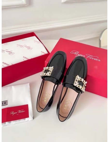 Cheap Reps Roger Vivier Mini Broche Buckle Loafers in Black Patent Leather