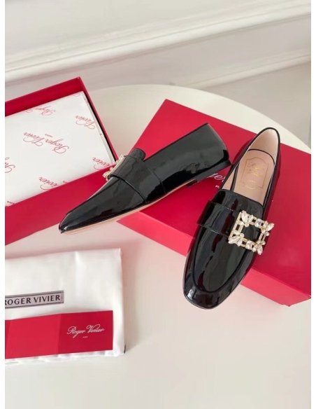 Cheap Reps Roger Vivier Mini Broche Buckle Loafers in Black Patent Leather