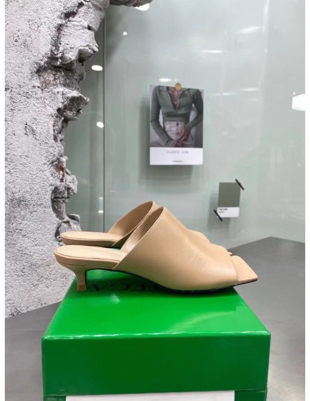 Cheap Reps Bottega Veneta Stretch Mules 40mm In Beige Lambskin