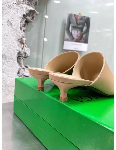 Cheap Reps Bottega Veneta Stretch Mules 40mm In Beige Lambskin