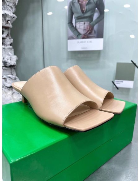 Cheap Reps Bottega Veneta Stretch Mules 40mm In Beige Lambskin