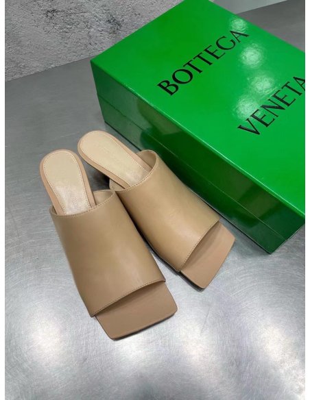 Cheap Reps Bottega Veneta Stretch Mules 40mm In Beige Lambskin