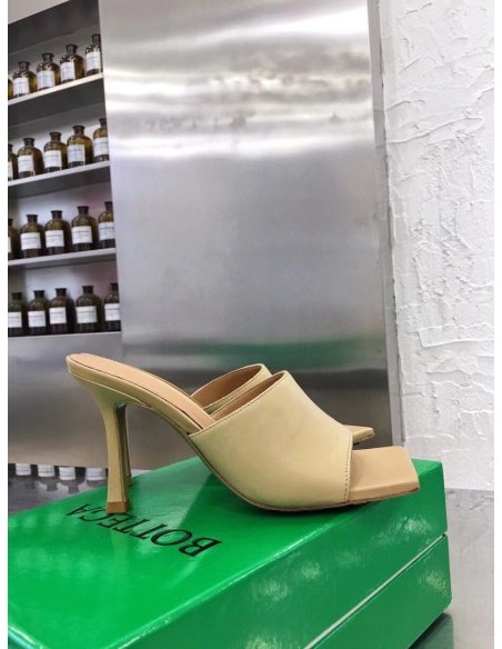 Cheap Reps Bottega Veneta Stretch Mules 90mm In Beige Lambskin