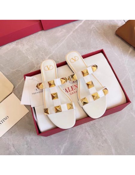 Cheap Reps Valentino Roman Stud Flat Slides In White Calfskin